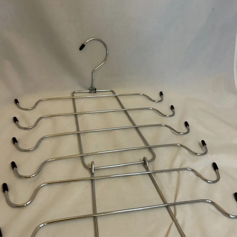 #8525 BRA TANK TOP HANGER METAL HOLDS 8